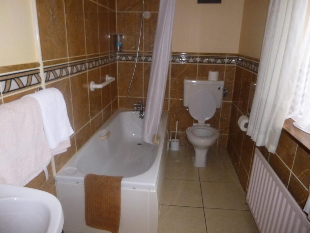 Clifford'S Ocean View B&B Waterville Oda fotoğraf