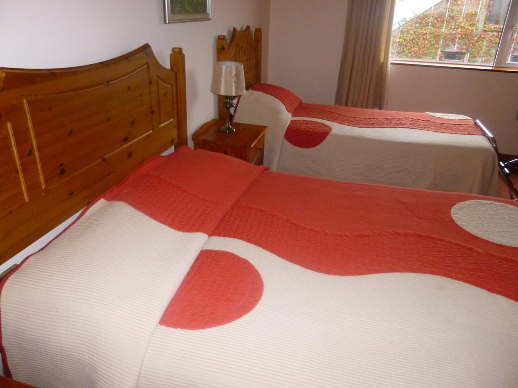 Clifford'S Ocean View B&B Waterville Oda fotoğraf